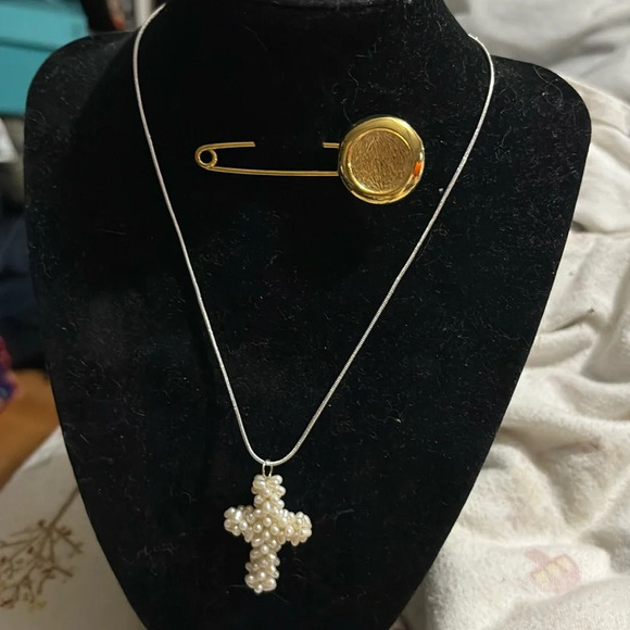 Jewelry - Pearl‎ necklace